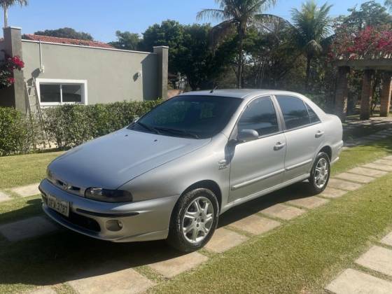 FIAT MAREA 2.4 MPI HLX 20V GASOLINA 4P AUTOMÁTICO FIAT MAREA 2.4 MPI HLX 20V GASOLINA 4P AUTOMÁTICO